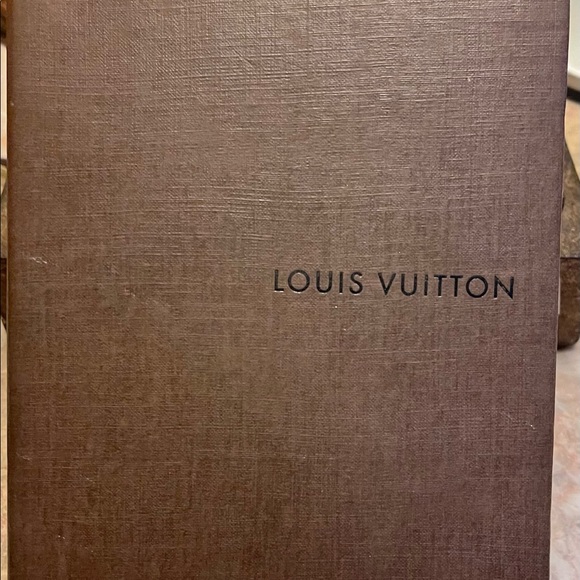Louis Vuitton gift box - Picture 1 of 8